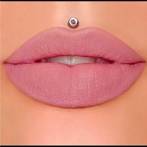 Jeffree Star Velvet Trap